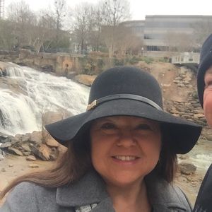 Meet your Posher, Phyllis